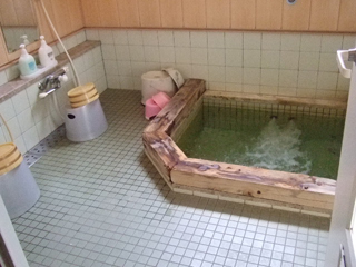 ヒノキ風呂