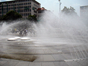 カールス広場の噴水